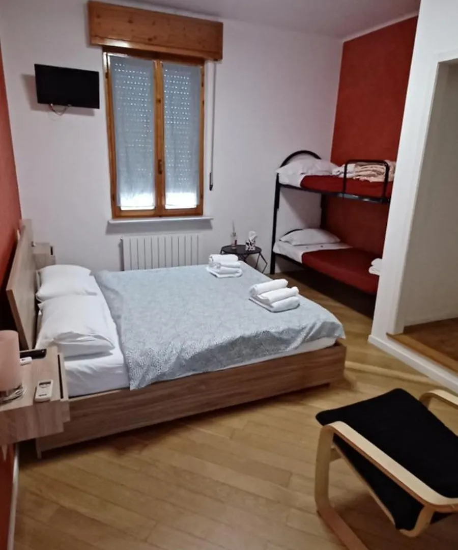 Maruffi 17 Zona Clinica Bilocali Daire Piacenza İtalya
